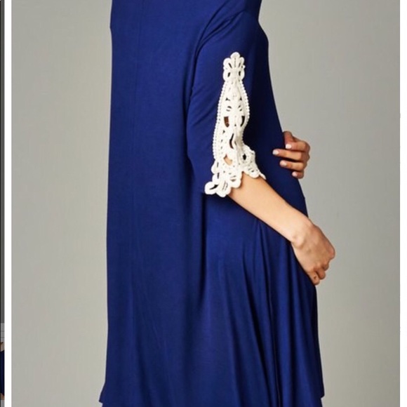 Flowy Tunic Dress with Crochet Sleeve Accents - Picture 2 of 6